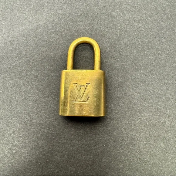Louis Vuitton Brass 305 Padlock  No Key - Picture 2 of 3
